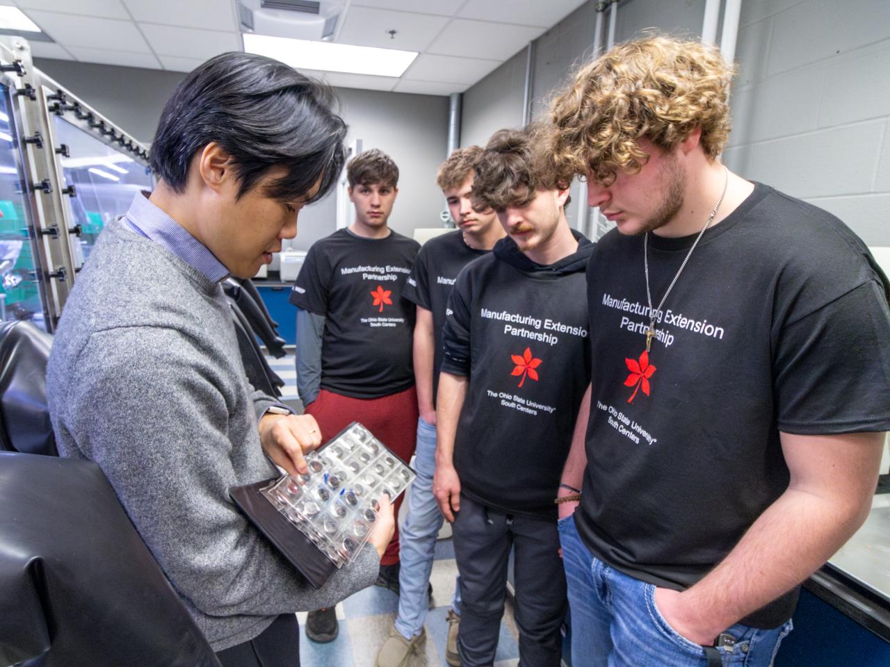 Ohio State Prof. Jung-Hyun Kim with students at the Energy Innovation Lab.